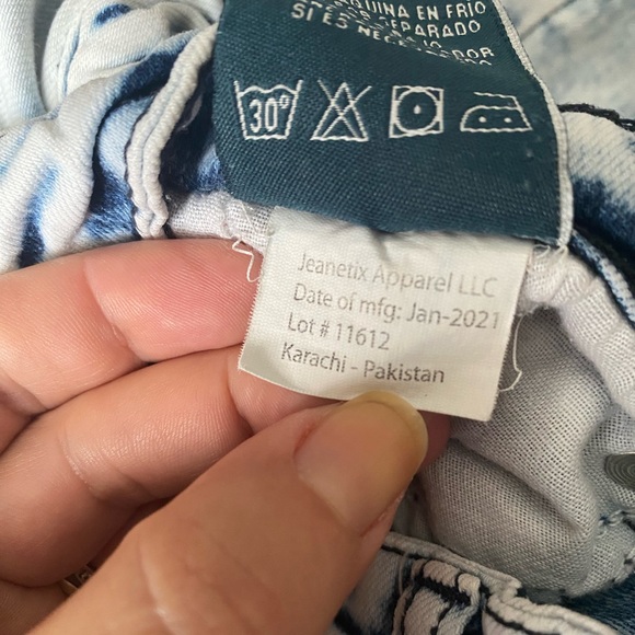 Blue Cut Denim Womens Jeans Size 16 Skinny Blue Light Wash Distressed - Picture 12 of 12